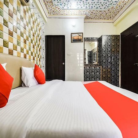 Oyo 48665 Kesar Palace Amer Екстериор снимка