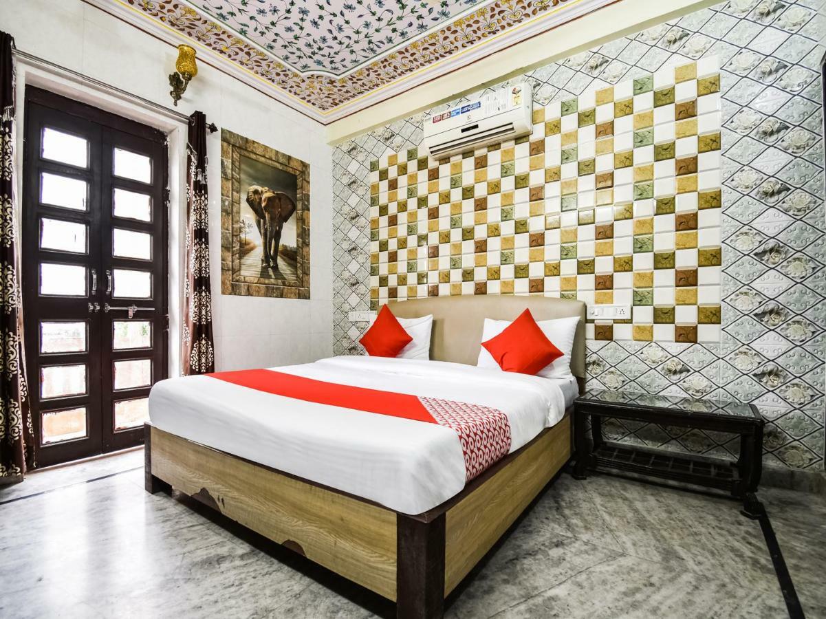 Oyo 48665 Kesar Palace Amer Екстериор снимка