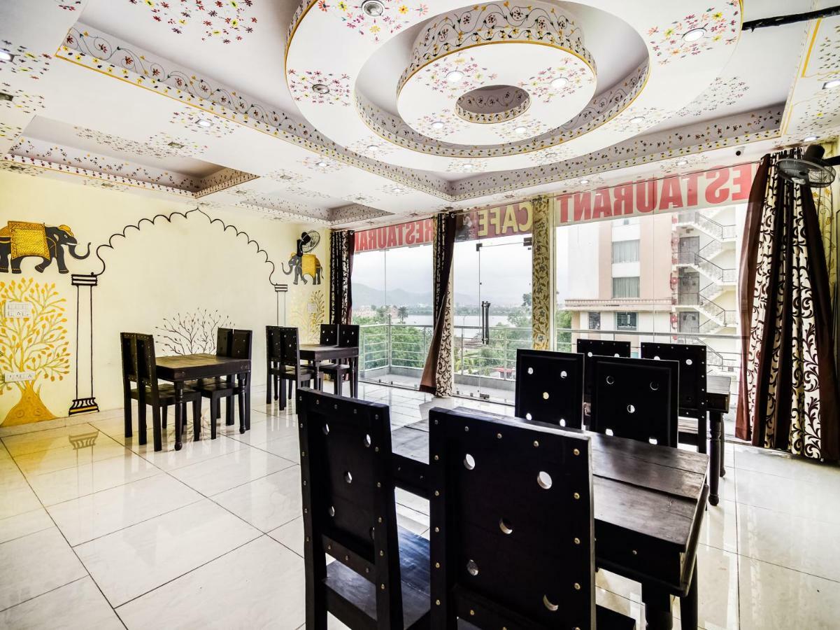 Oyo 48665 Kesar Palace Amer Екстериор снимка