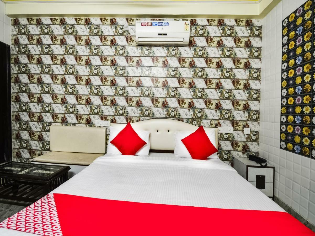 Oyo 48665 Kesar Palace Amer Екстериор снимка