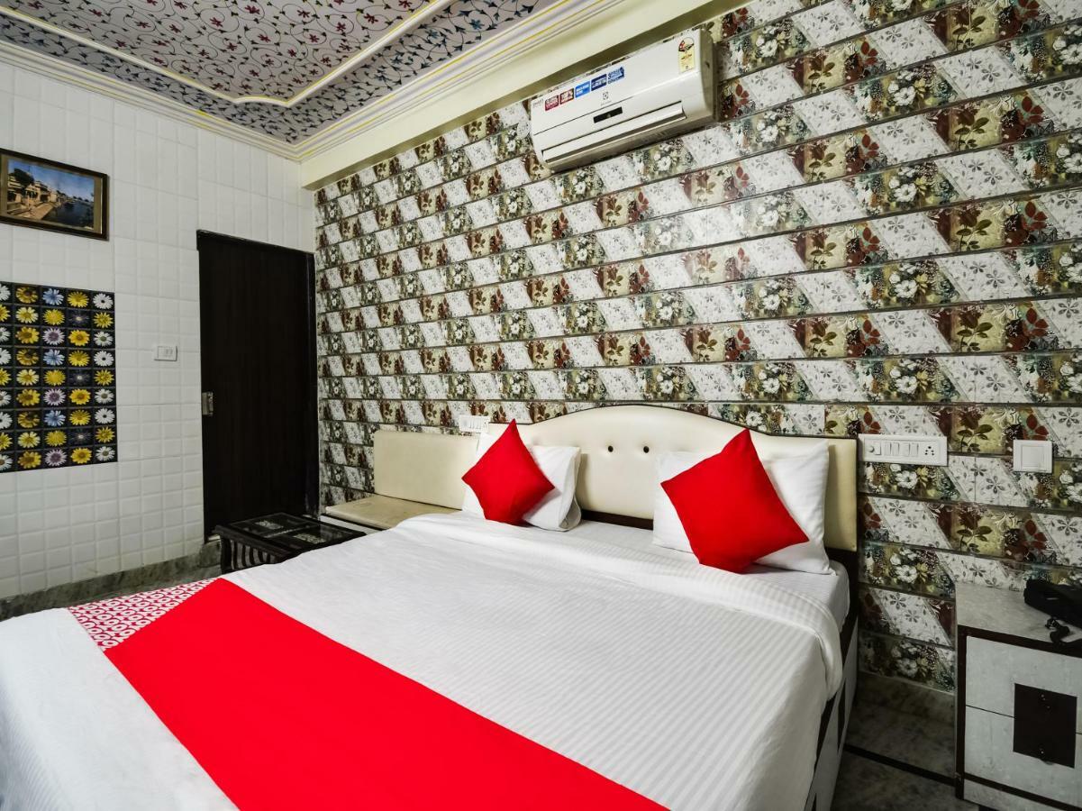 Oyo 48665 Kesar Palace Amer Екстериор снимка